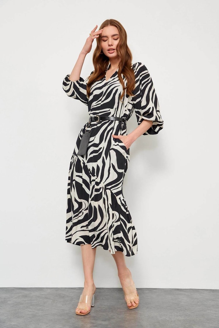 Siyah-Beyaz Kemerli Zebra Desen ElbiseST060S40107503