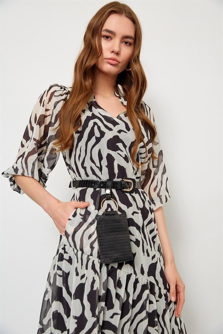 Siyah-Beyaz Kemerli Zebra Desen ElbiseST060S40107502