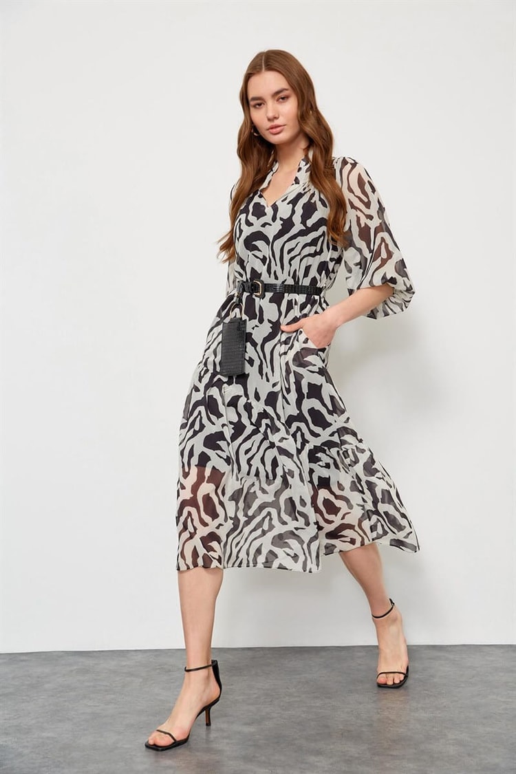 Siyah-Beyaz Kemerli Zebra Desen ElbiseST060S40107502