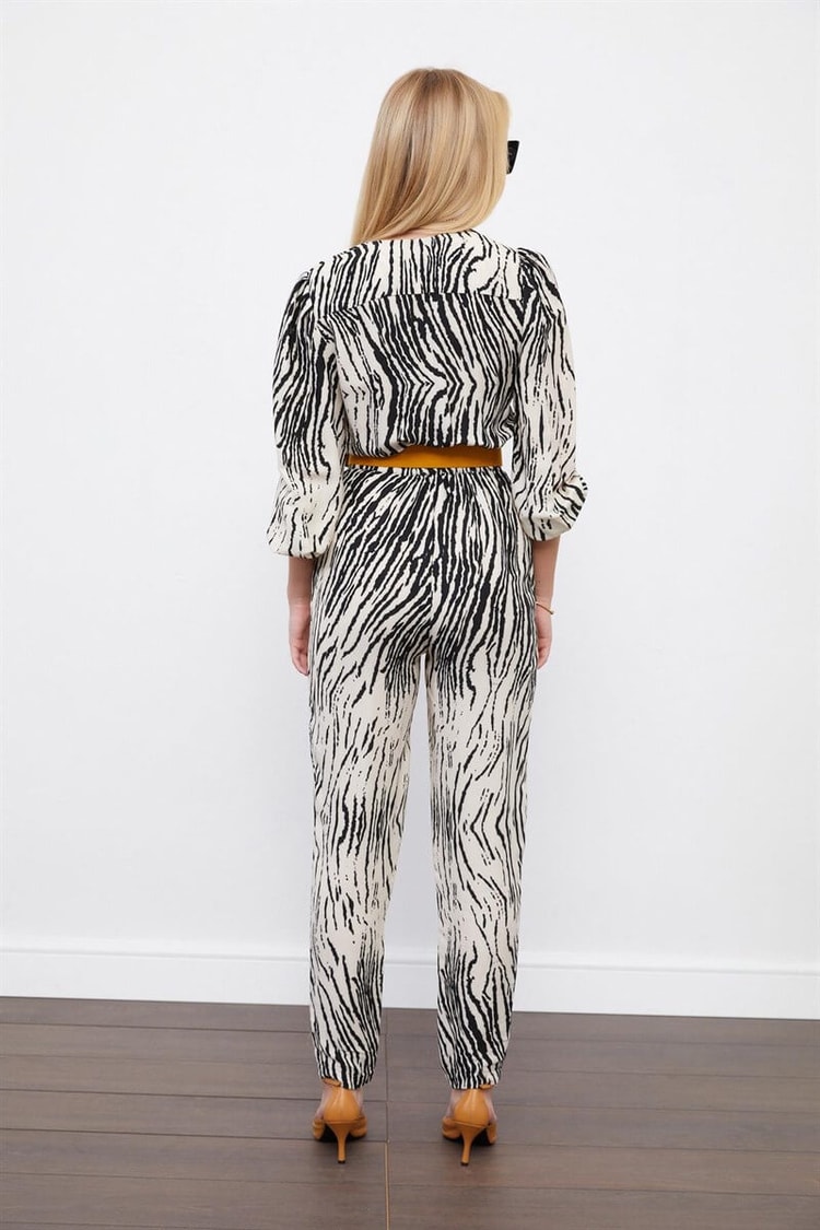 Siyah-Beyaz Kemerli Zebra Desen TulumST060S28143001