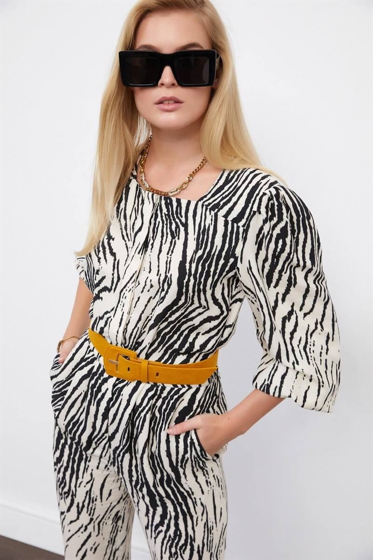 Siyah-Beyaz Kemerli Zebra Desen TulumST060S28143001