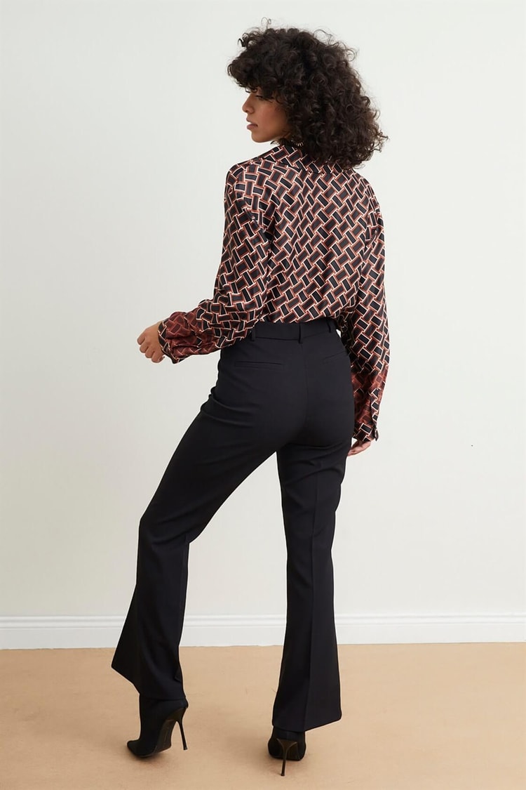 Siyah Flare Paça Kumaş PantolonST060S2036701
