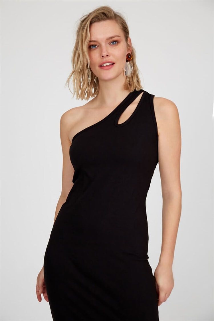 Siyah İp Askılı Mini ElbiseST040S404951