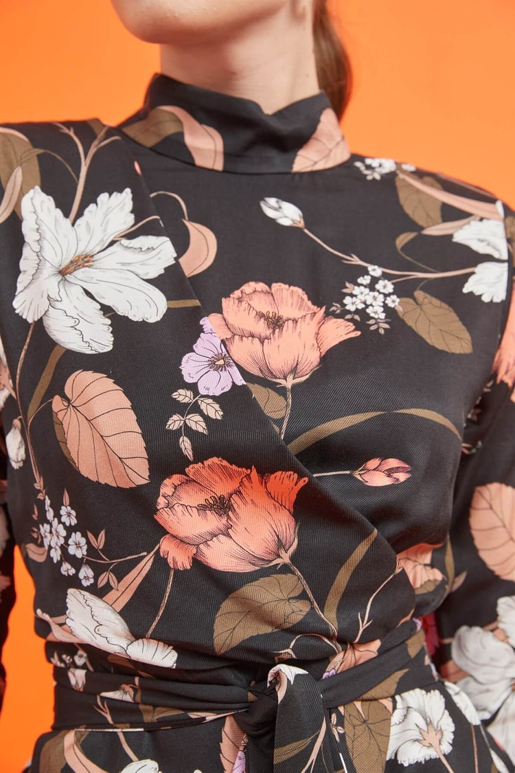 Siyah Kuşaklı Floral Desen ElbiseST060W40114001