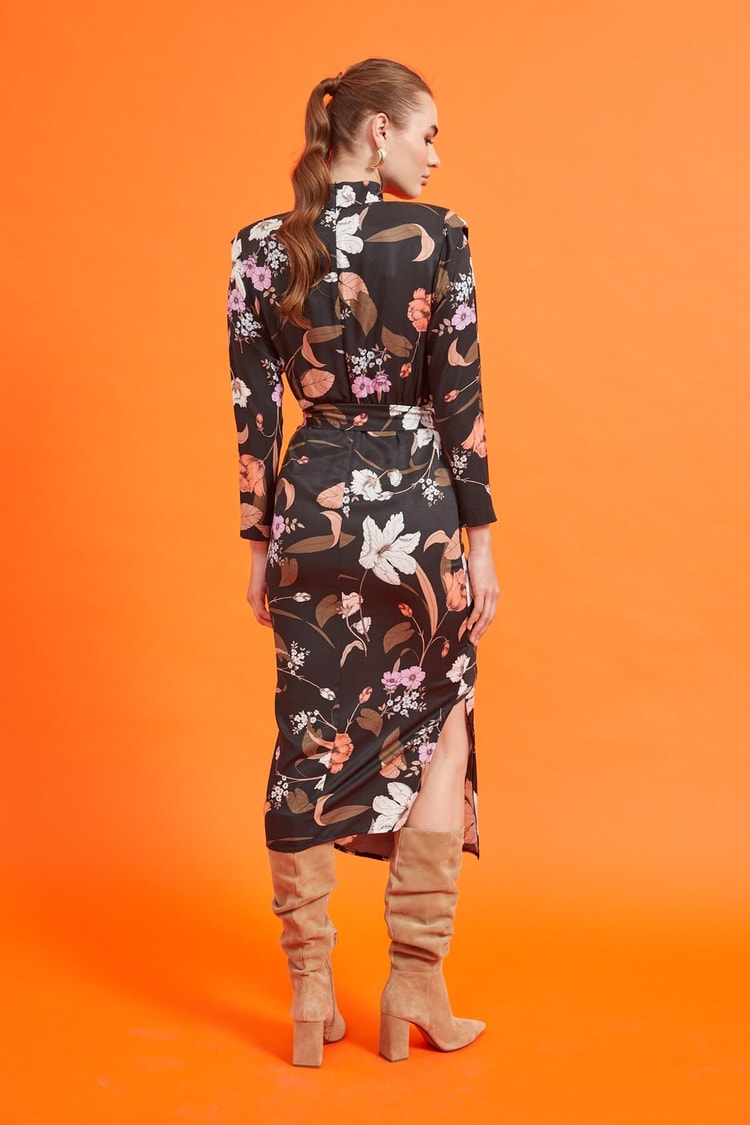 Siyah Kuşaklı Floral Desen ElbiseST060W40114001