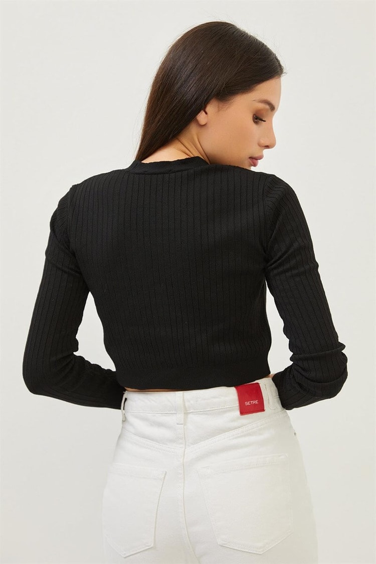 Siyah Taşlı Düğme Detaylı Crop Triko BluzST070S94182003