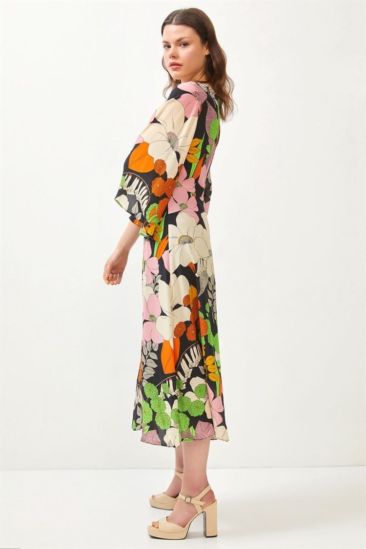 Siyah-Yeşil Floral Desen Midi ElbiseST060S40134701