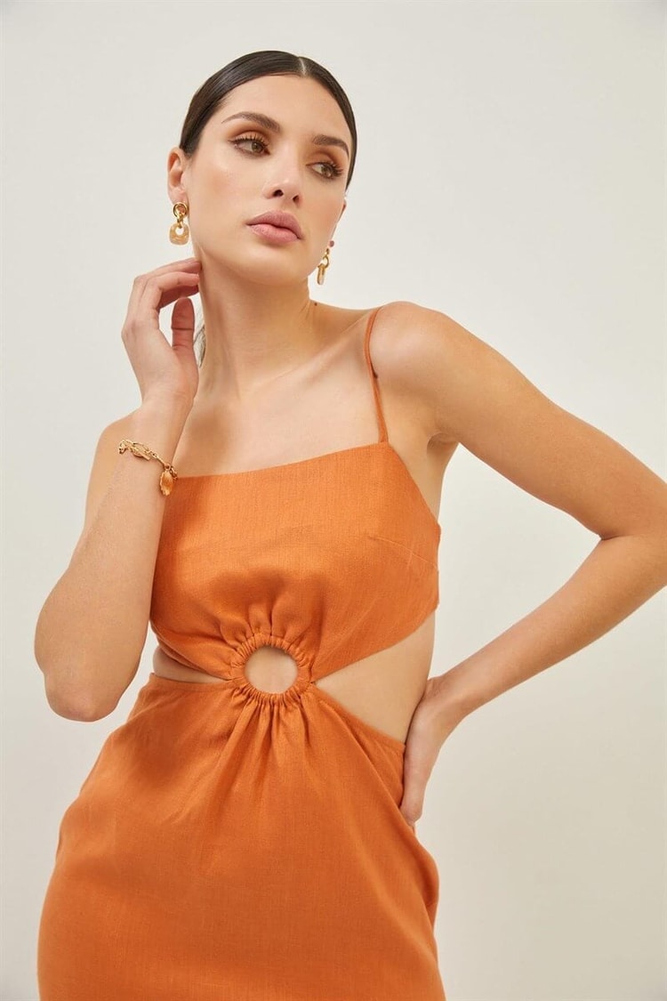 Tarçın Cut Out Detaylı İnce Askılı Midi Boy ElbiseST070S40160901
