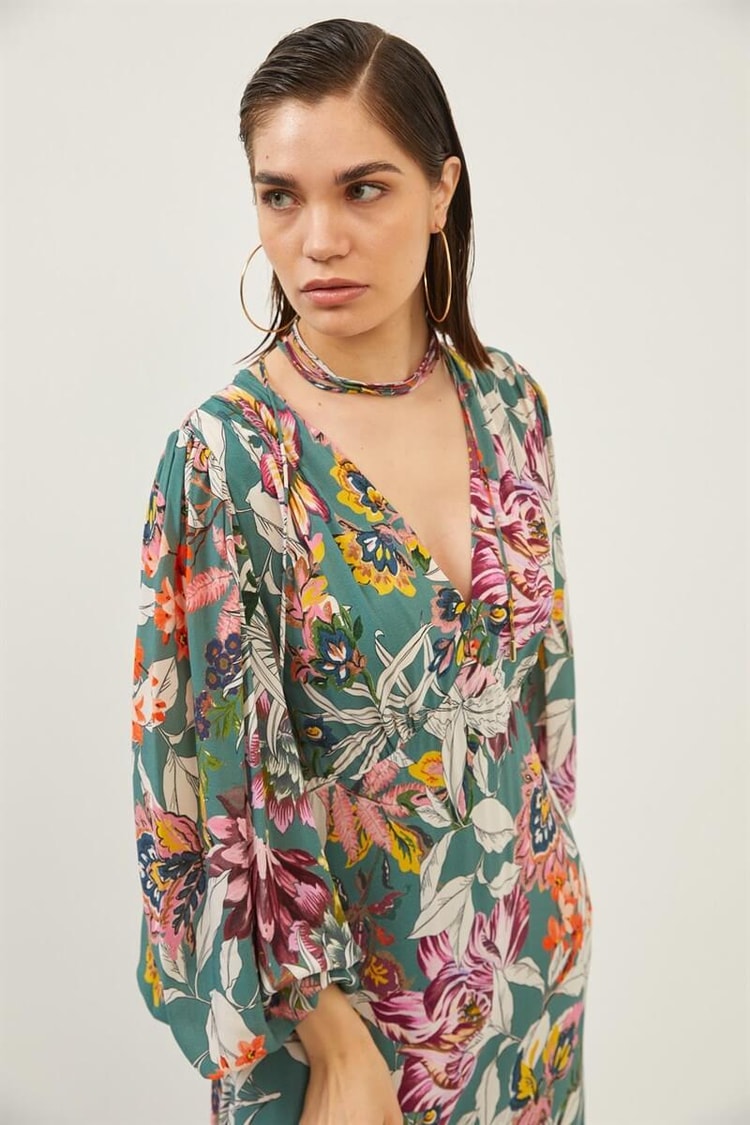Yeşil Bağcık Detaylı Floral Desen ElbiseST060S40132701