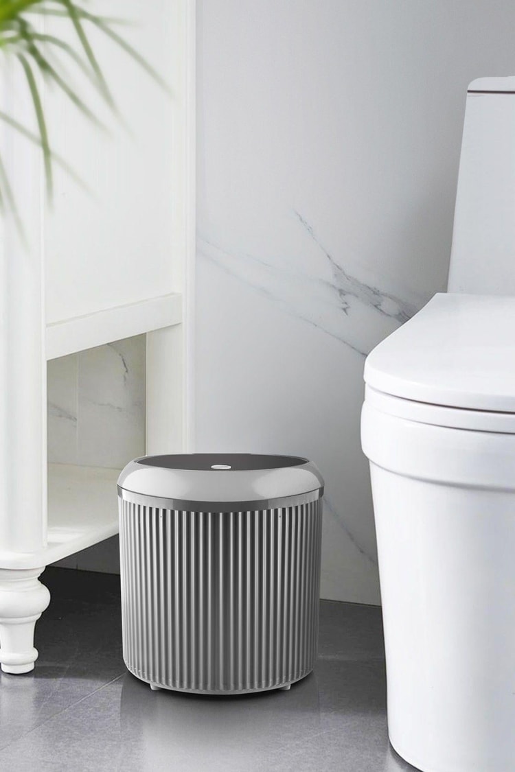 Decorev 5 Litre Gri Click Kapaklı Modern Çizgili Çöp Kovası DC-6801