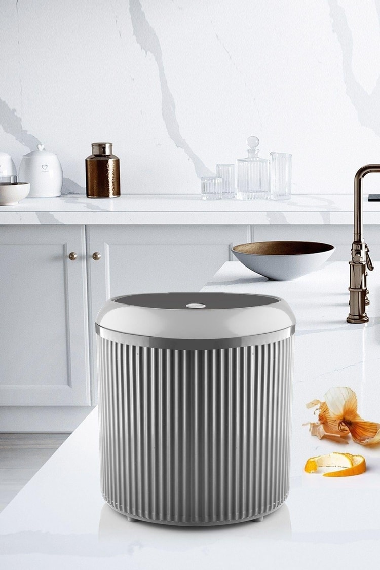 Decorev 5 Litre Gri Click Kapaklı Modern Çizgili Çöp Kovası DC-6801