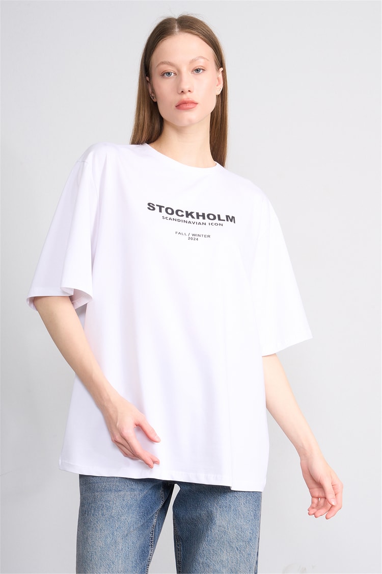 Helly Y26 Mb-6056 Ekru Kadın Stockholm Yazı Baskılı T-Shirt