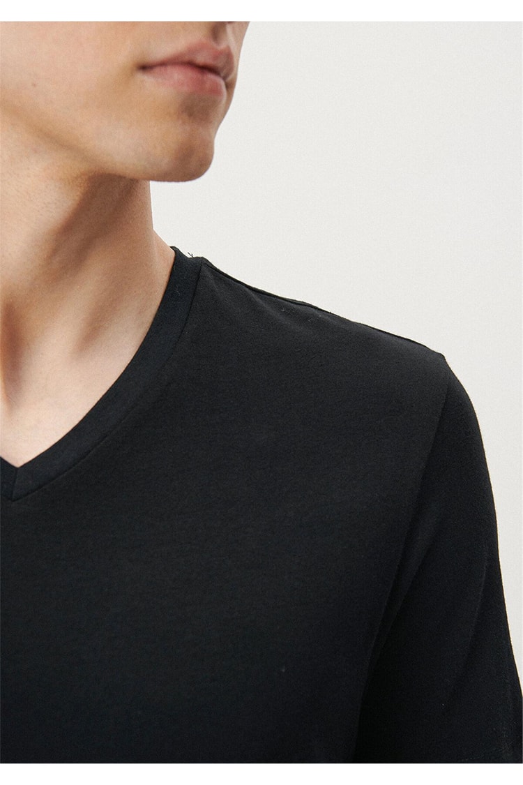 Mavi 061748-900 Erkek V Yaka Siyah T-Shirt
