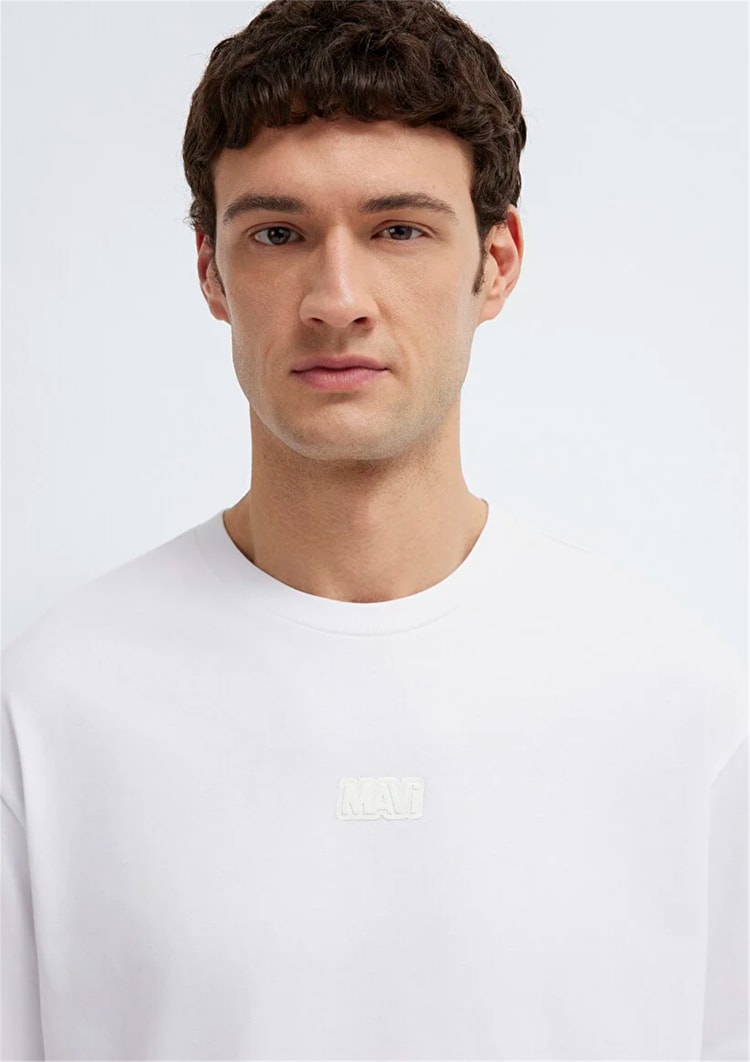 Mavı M0613349-620 Beyaz Erkek Oversıze Mavı Logo Baskılı T-Shırt
