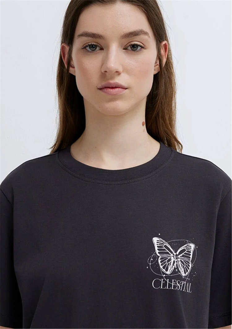 Mavi Y26 M1613871-70087 Komur Kadın Regular Kelebek Baskılı T-shirt