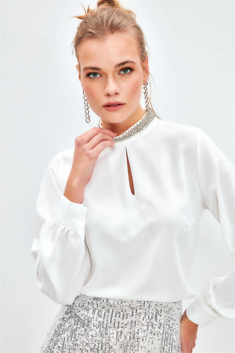 Sateen 3040-1016 Ekru Kadın Yakası Taş Detaylı Bluz