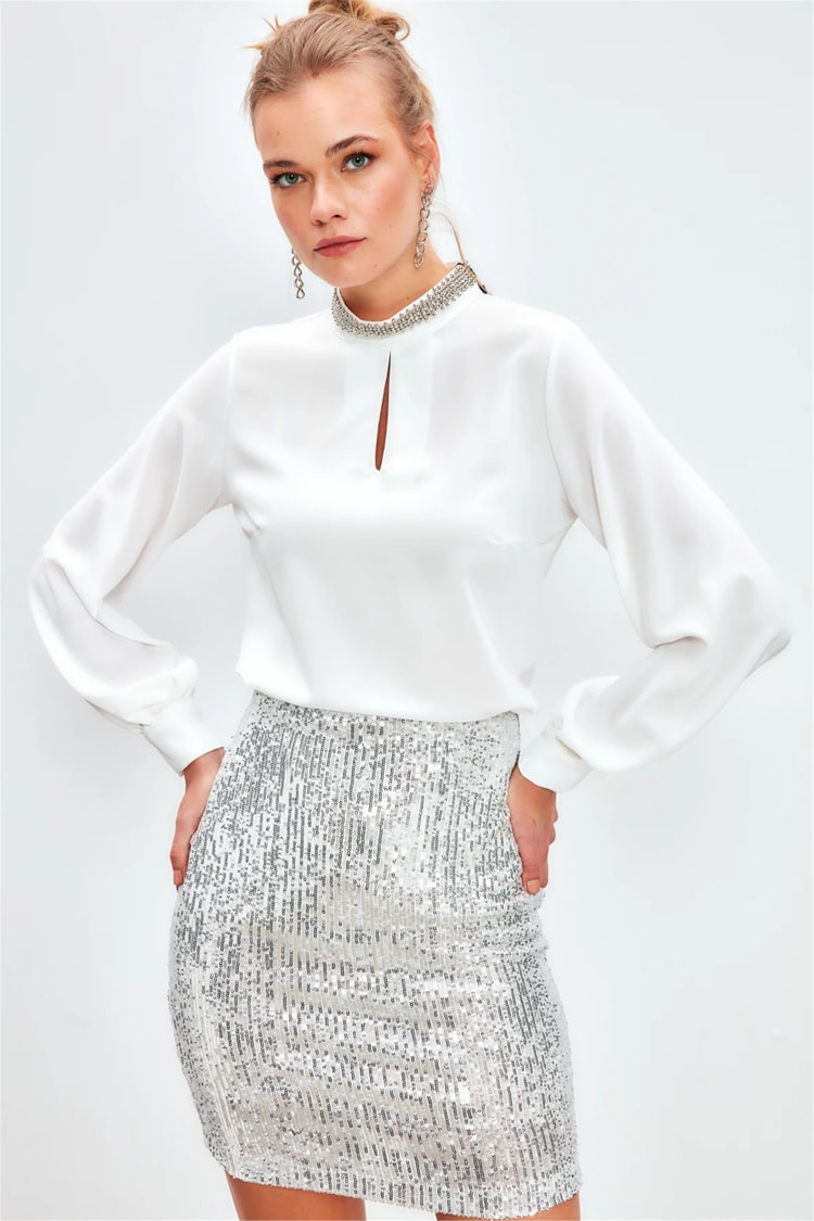 Sateen 3040-1016 Ekru Kadın Yakası Taş Detaylı Bluz