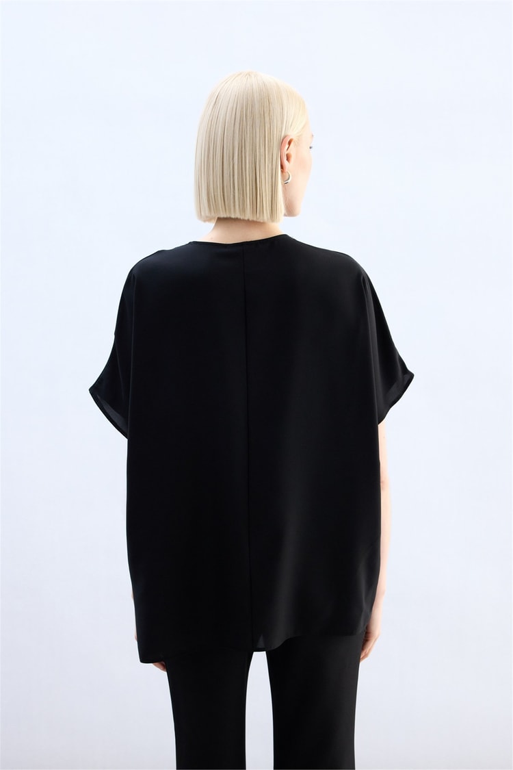 Sateen Y26 2103-1261 Kısa Kollu V Yaka Bluz Siyah