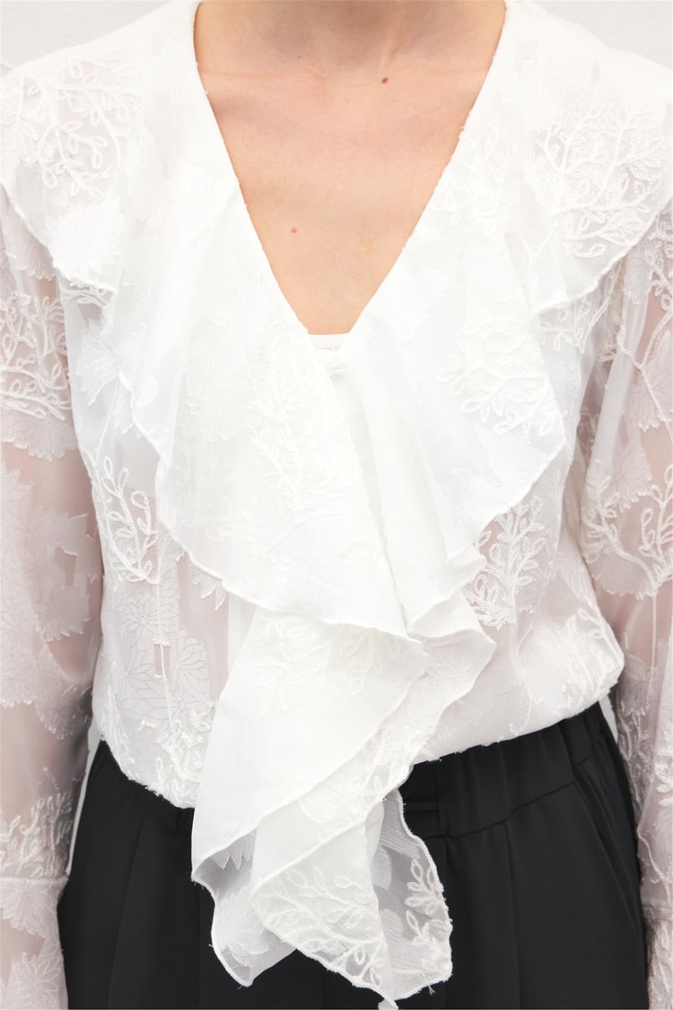 Sateen Y26 2142-2196 Fırfır Detaylı Nakışlı Gömlek Ekru