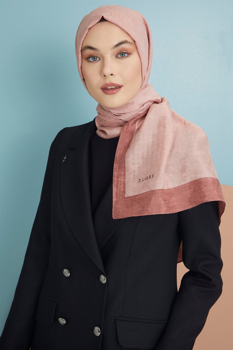 Monogram Desenli Gül Kurusu Koza Şal 0100