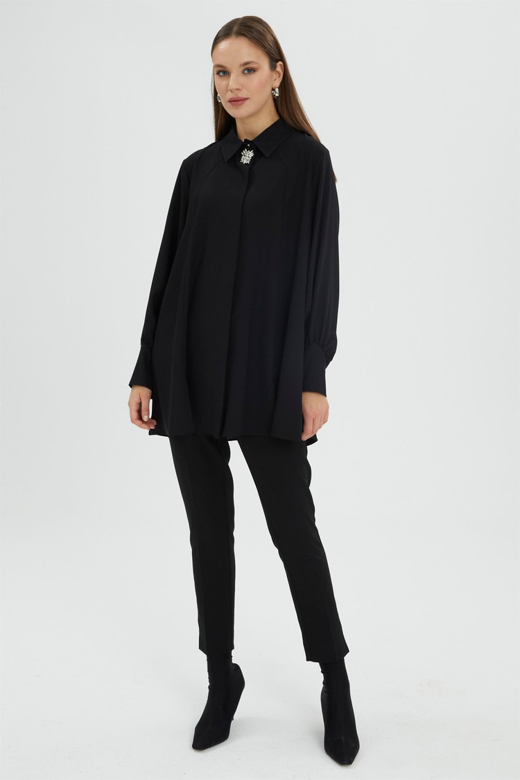 Aksesuar Detaylı Siyah Bluz B-0095