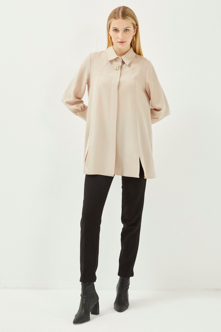 Broş Detaylı Uzun Kollu Bej Tunik B-0095