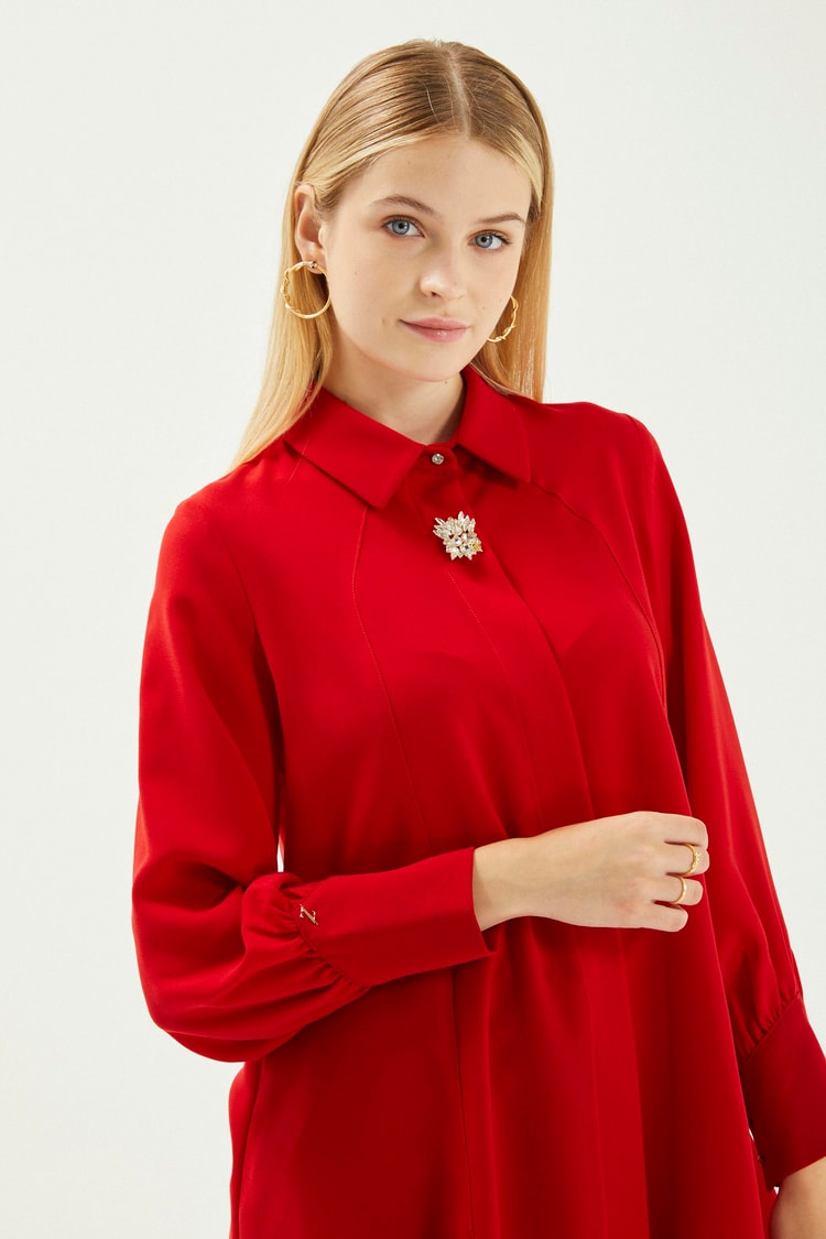 Broş Detaylı Uzun Kollu Kırmızı Tunik B-0095