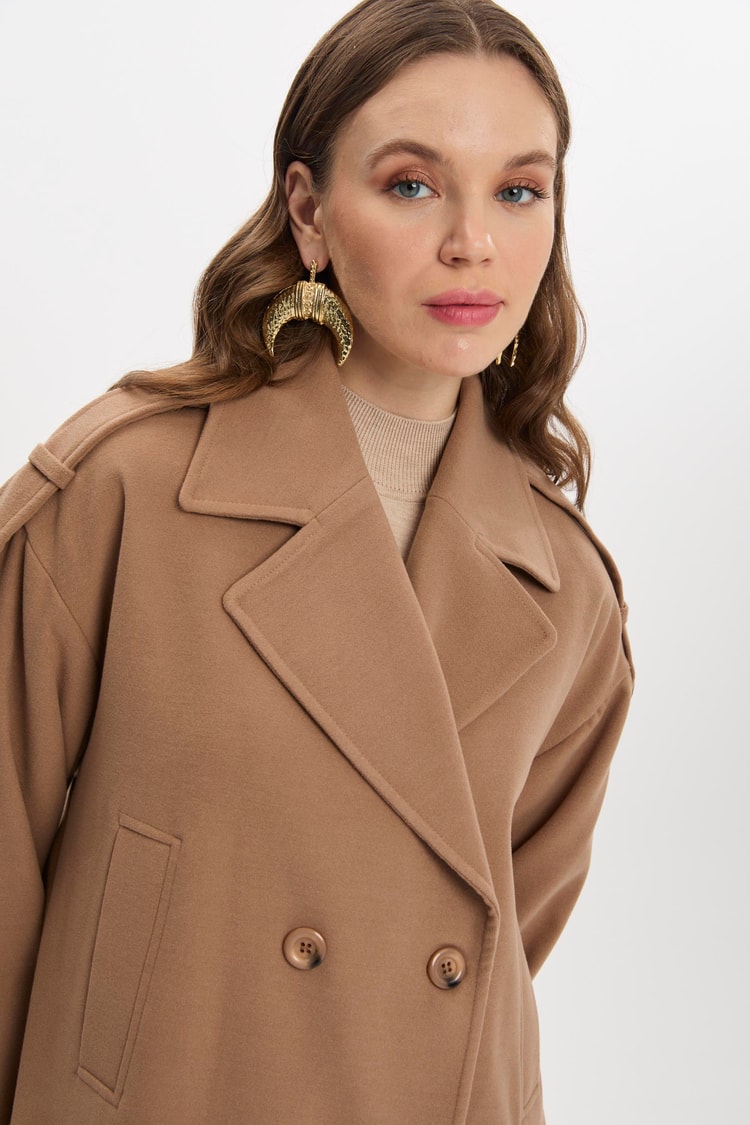 Kruvaze Yaka Cep Detaylı Camel Kaşe Kaban 13320