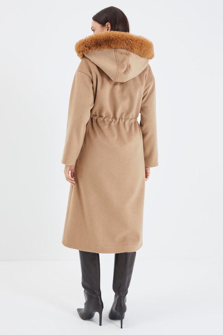 Kürk Detaylı Kapüşonlu Camel Kaşe Kaban 13294