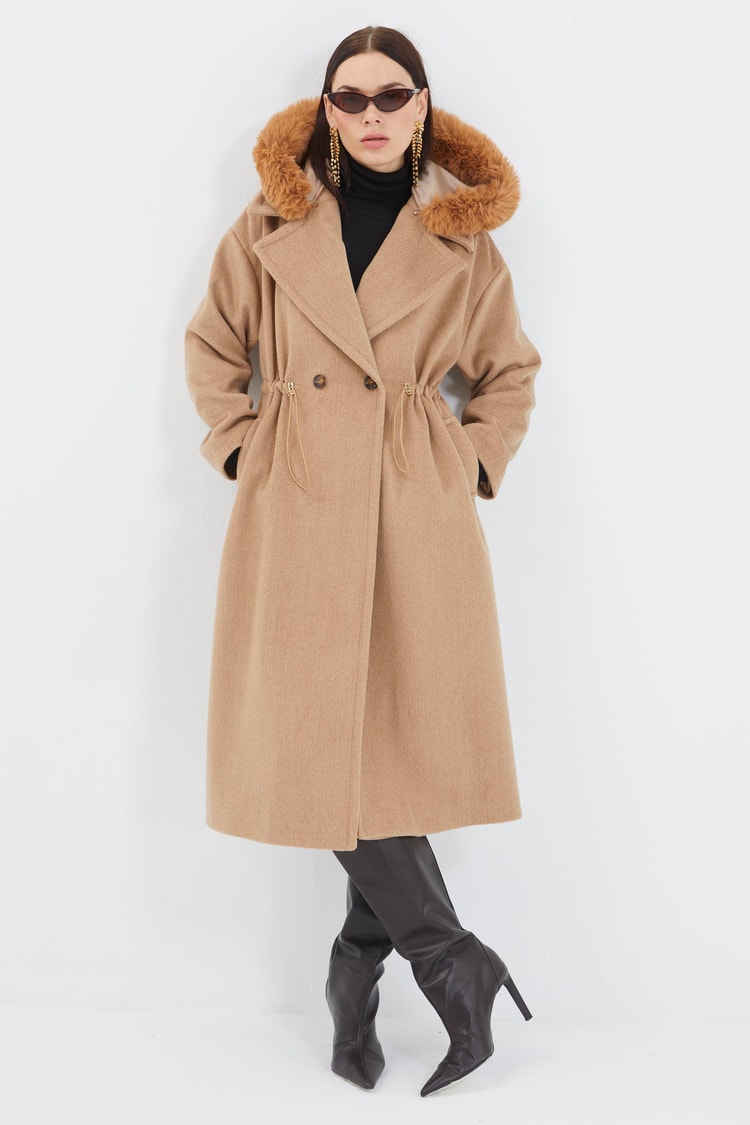Kürk Detaylı Kapüşonlu Camel Kaşe Kaban 13294