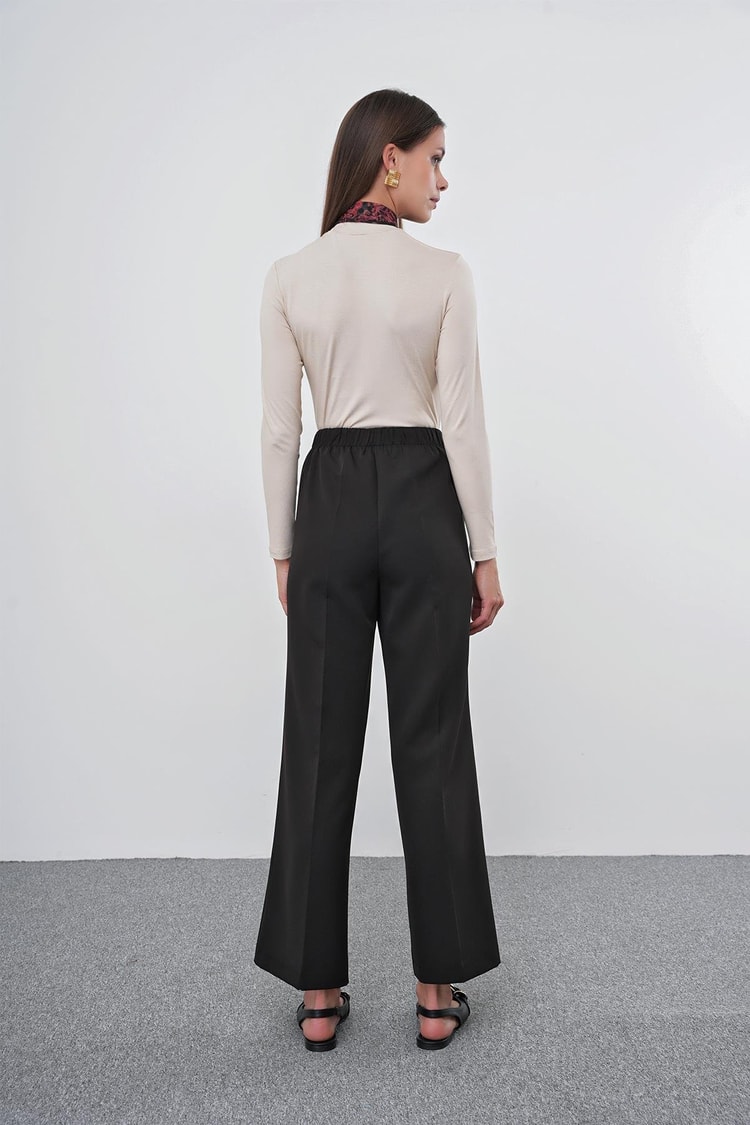 ZÜHRE Bel Lastik Detaylı Bol Paça Siyah Kumaş Pantolon P-0102