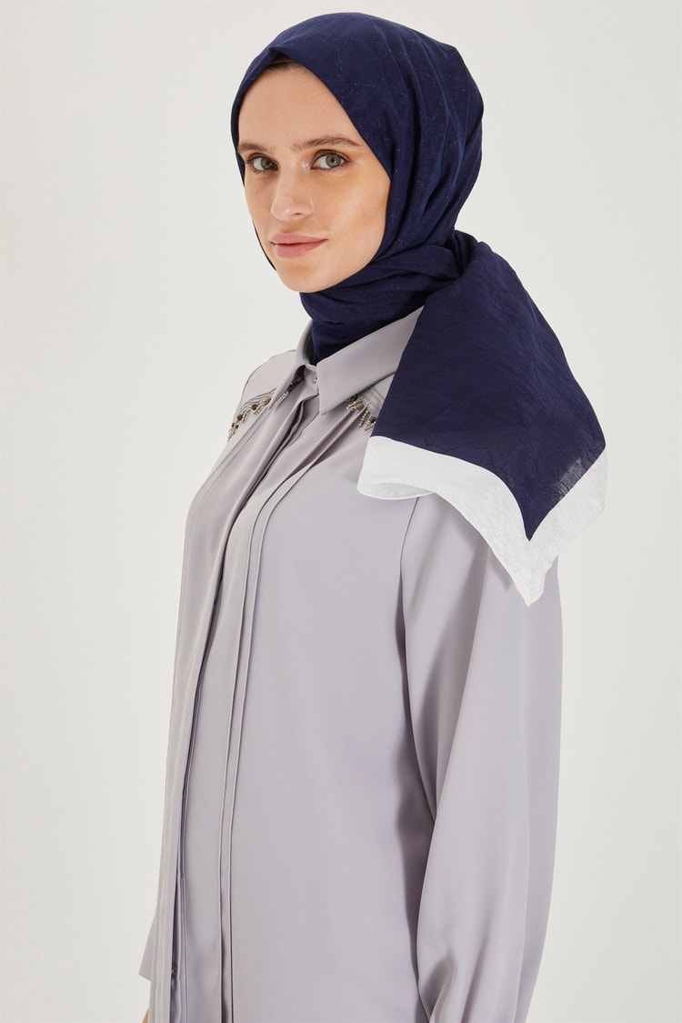 ZÜHRE Monogram Desenli Lacivert / Beyaz Koza Şal 0100