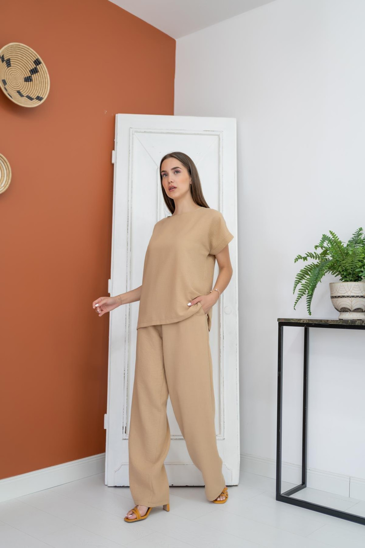 Beige T-Shirt And Pants Set