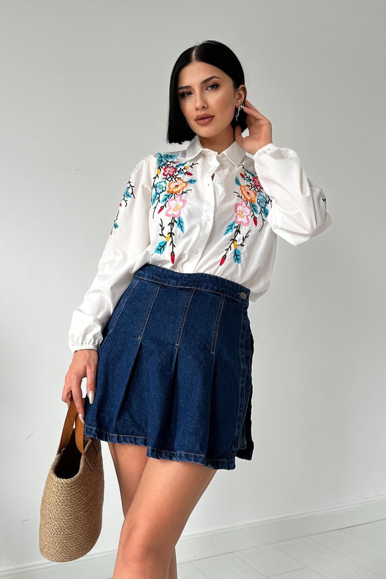 White Shirt With Floral Embroidery