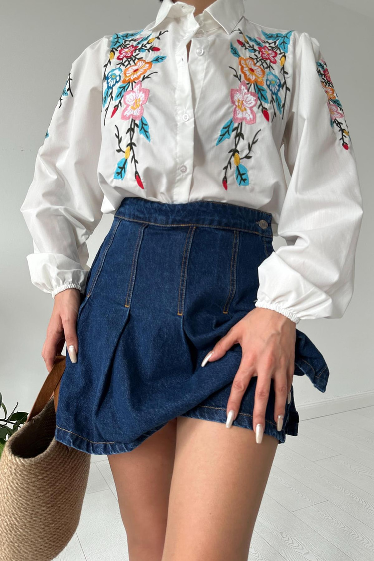White Shirt With Floral Embroidery