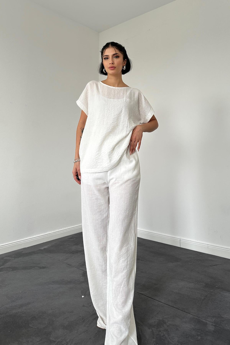 White T-Shirt And Pants Set