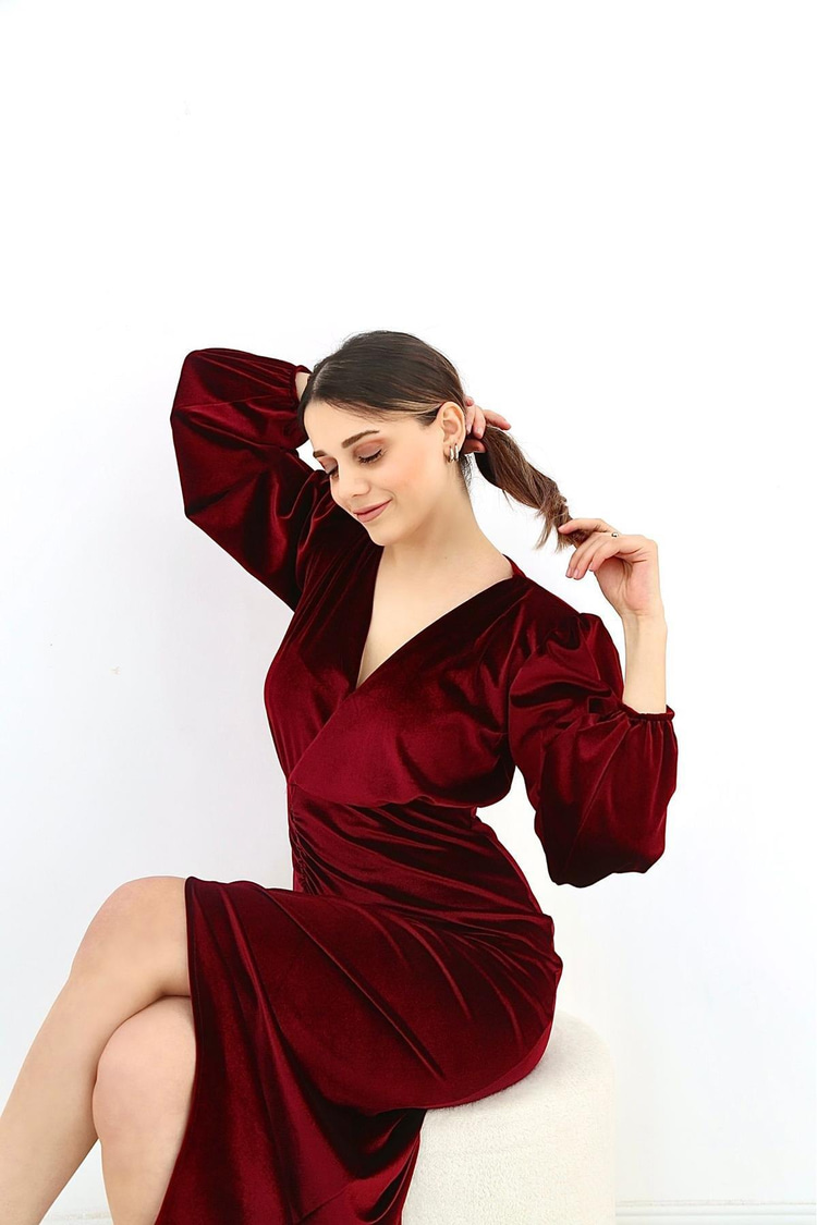 Bordo Yırtmaçlı Kadife Elbise
