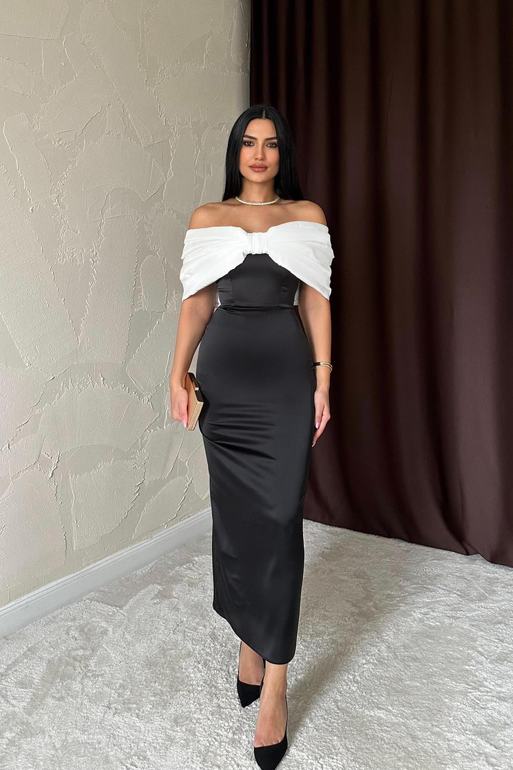 Off-White Dress With Bow At The Front