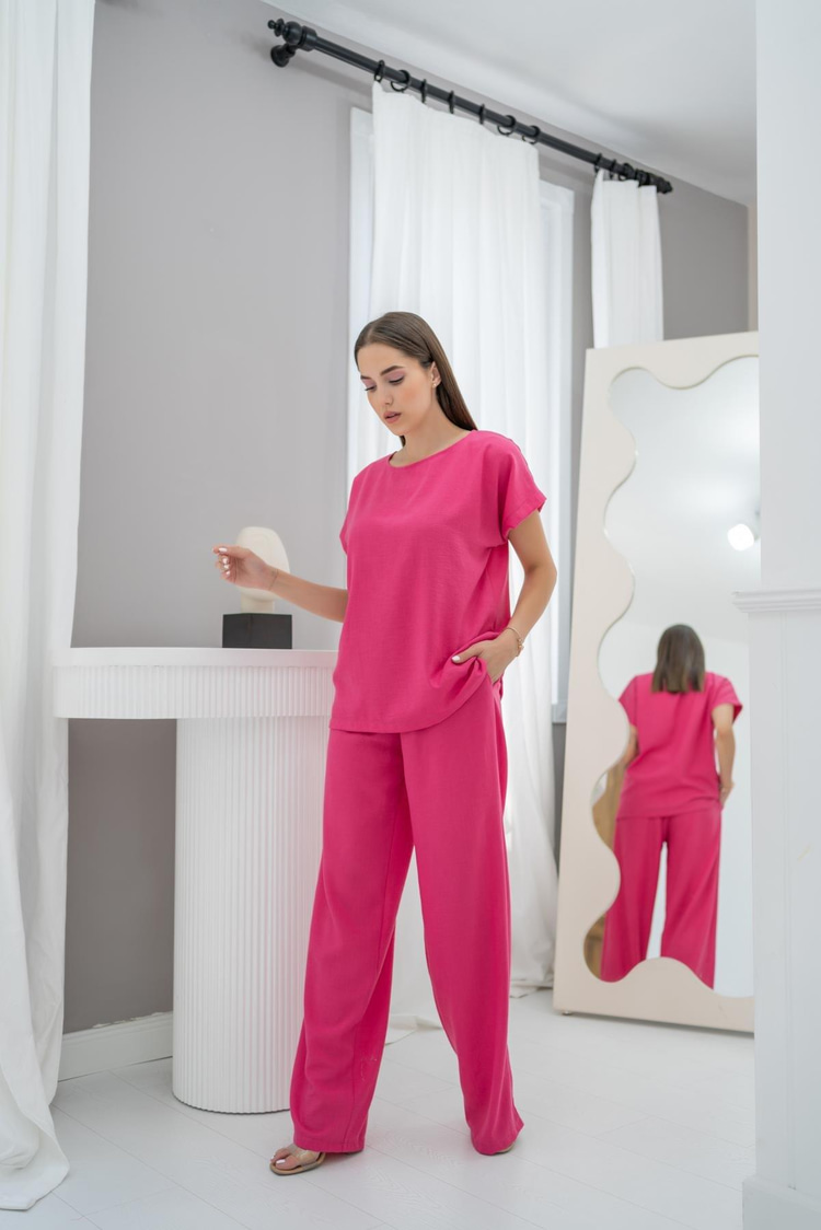 Fuchsia T-Shirt And Pants Set