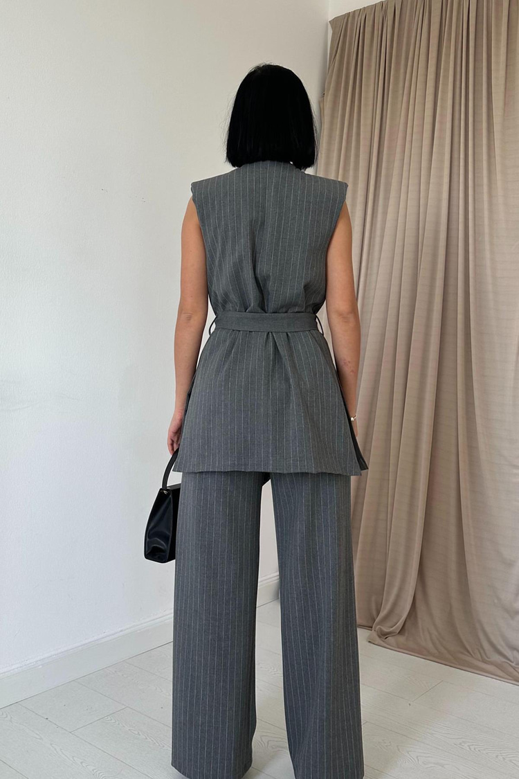 Gri Çizgili Çizgili Düğmeli Yelek Ve Pantolon Takım