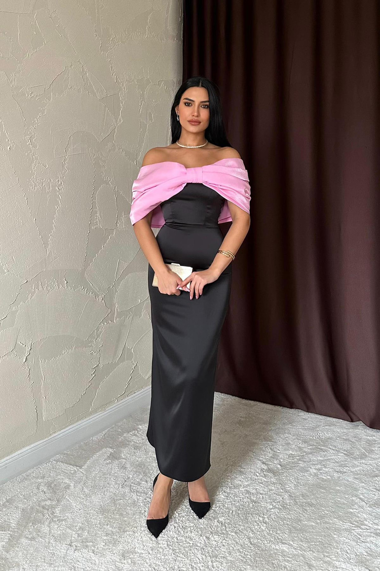 Pink Dress With Bow At The Front