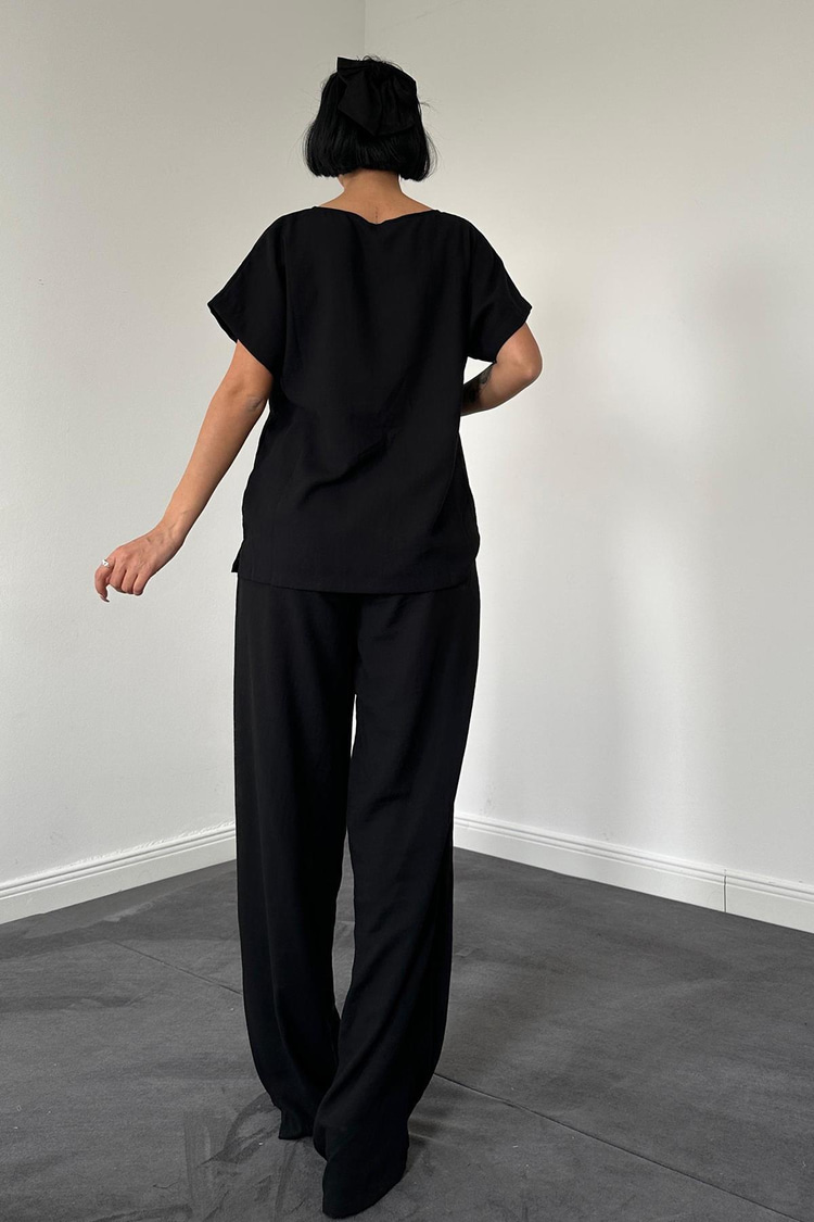 Black T-Shirt And Pants Set