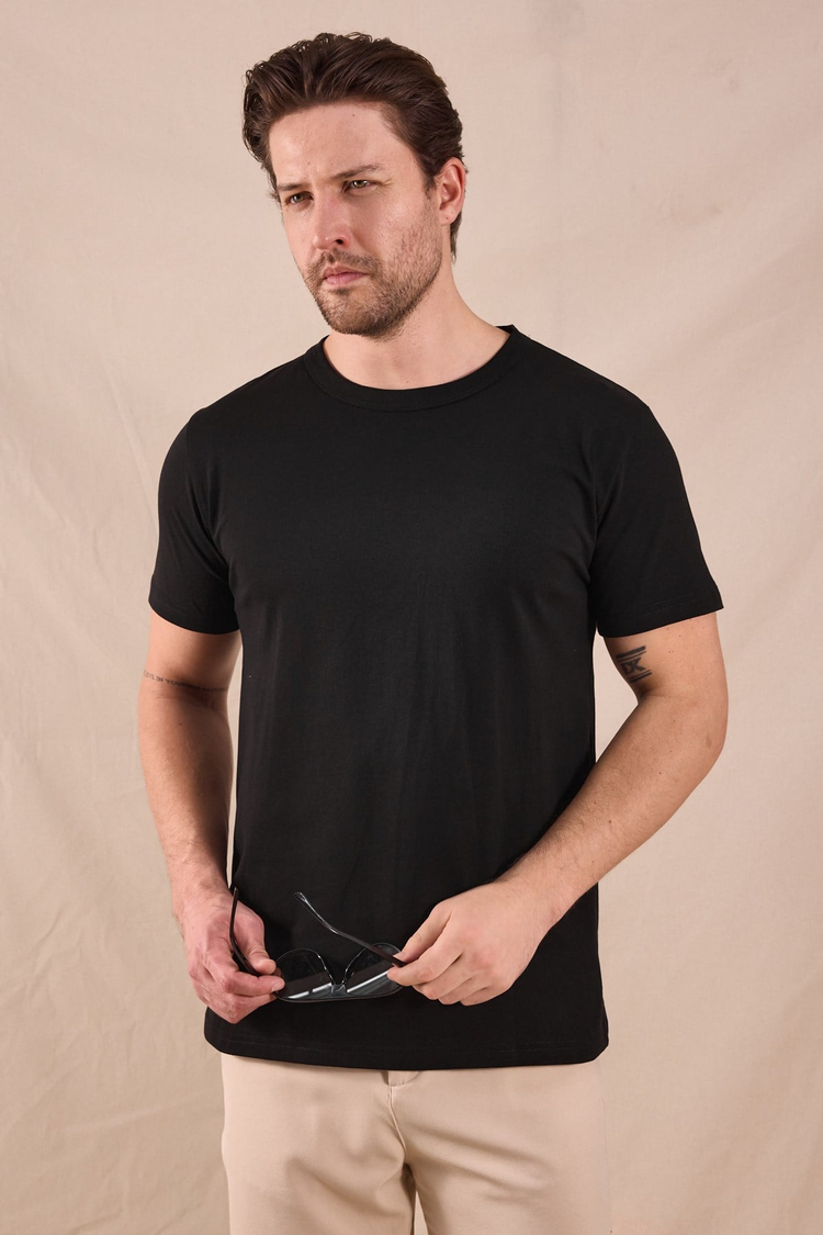 Normal Kalıp Rahat  Basic T-Shirt Erkek Siyah  TBTSHRT010