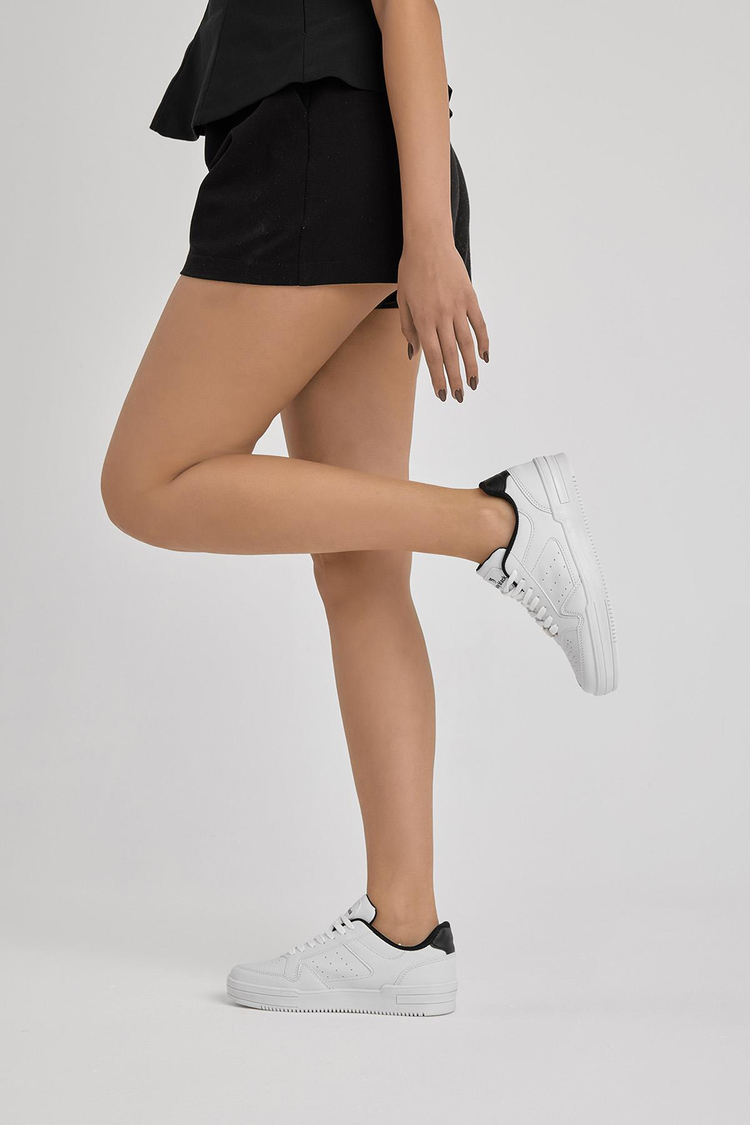 Poli Taban Bağcıklı Günlük Unisex Beyaz Siyah Spor Ayakkabı TBA240