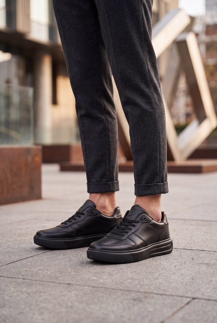 Rahat Kalıp Deri Detaylı Bağcıklı Sneaker Erkek Siyah Sneaker TBEKC1903