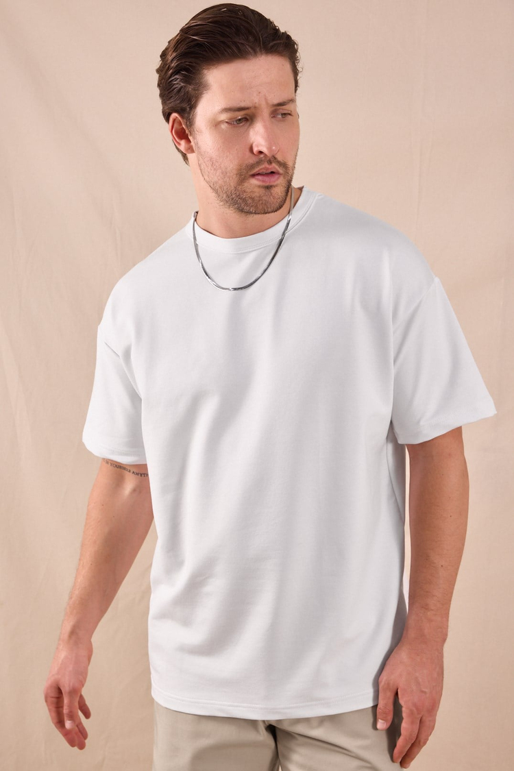 Rahat Kalıp Oversize Kesim T-Shirt Erkek Beyaz T-Shirt TBTSHRT020