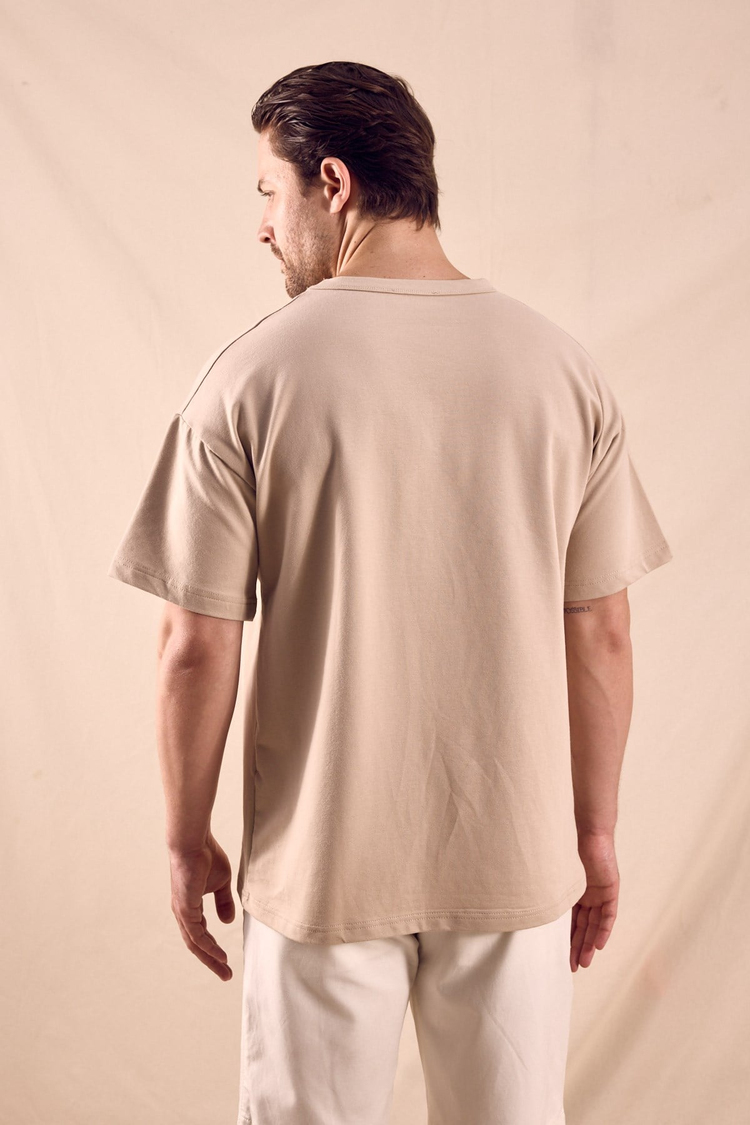 Rahat Kalıp Oversize Kesim T-Shirt Erkek Bej T-Shirt TBTSHRT020