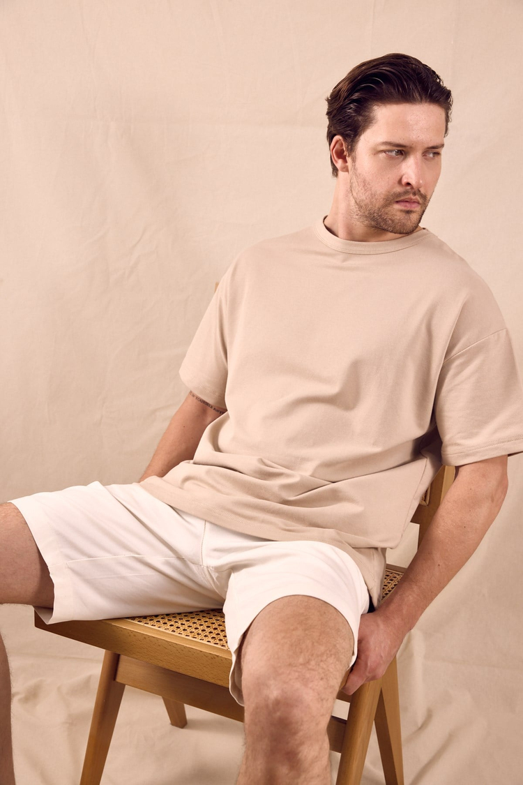 Rahat Kalıp Oversize Kesim T-Shirt Erkek Bej T-Shirt TBTSHRT020