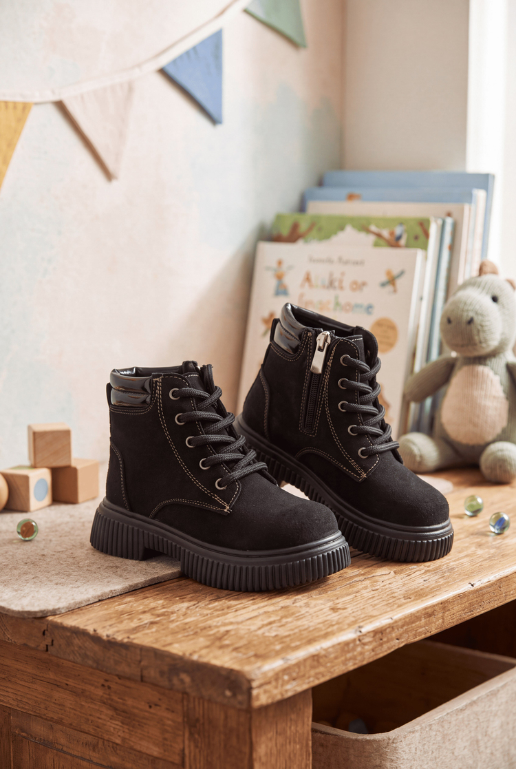 Rahat Kalıp Termo Taban Bağcıklı Bot Çocuk Unisex Siyah Süet Bot TBGRF130F
