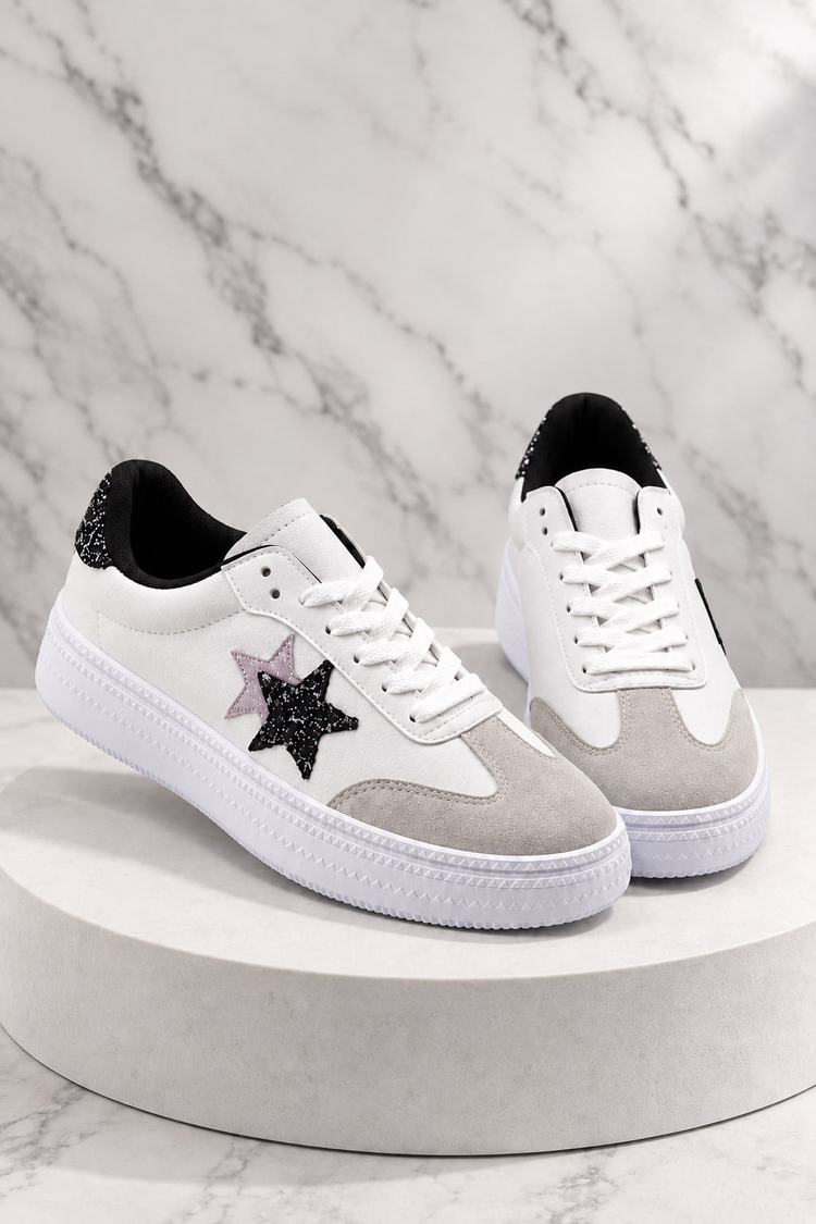 Rahat Kalıp Yarım Yıldız Desenli Sneaker Kadın Beyaz Sneaker TBZER050